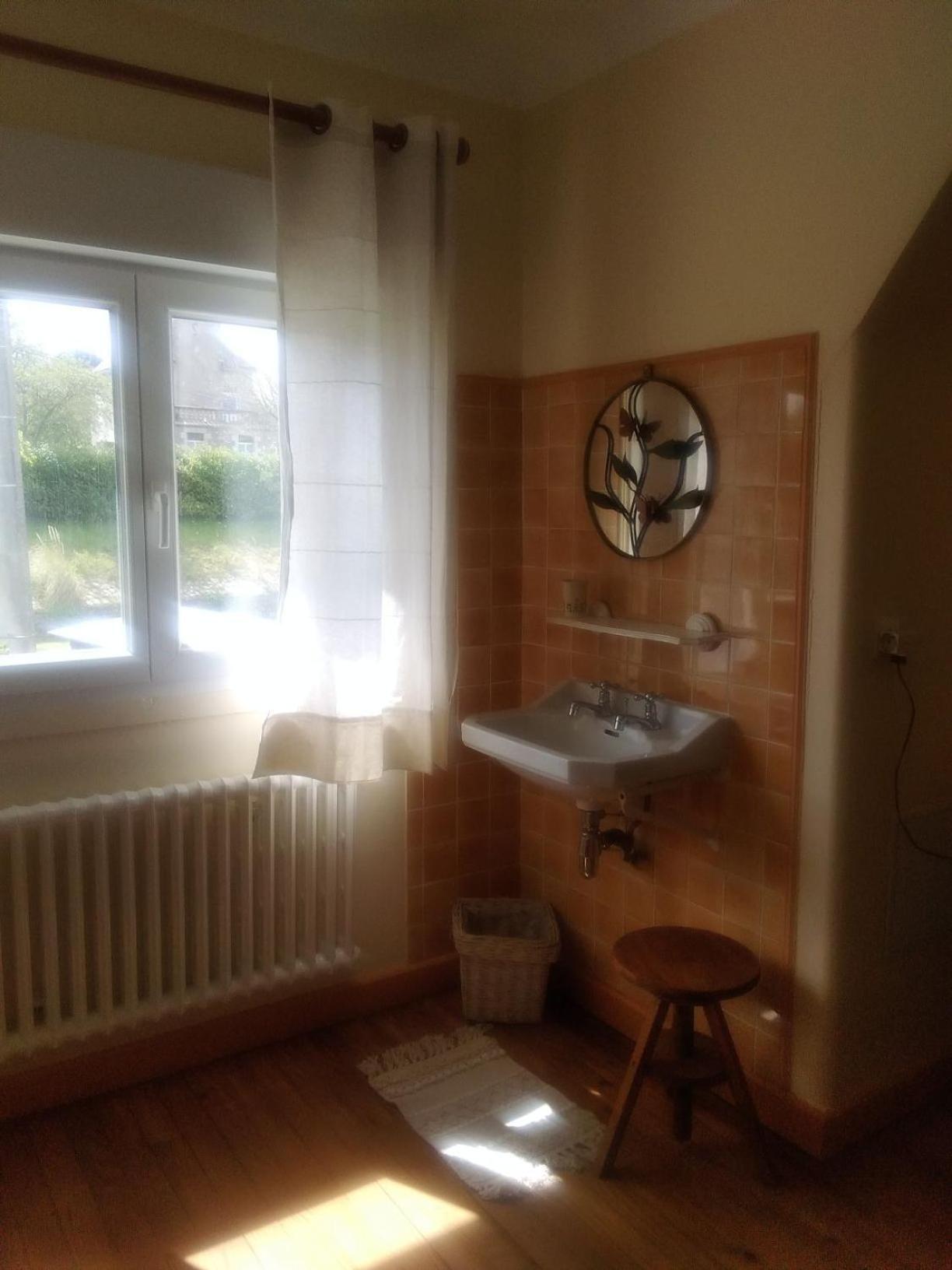 Homestay Chaleureuse Maison Bretonne